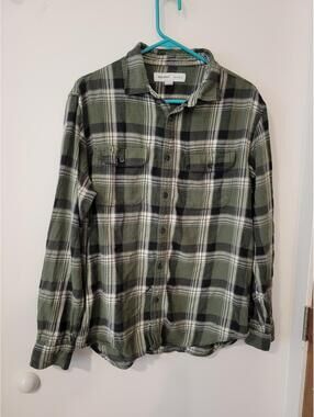 Old Navy  Green Plaid Button-Up Shirt Large